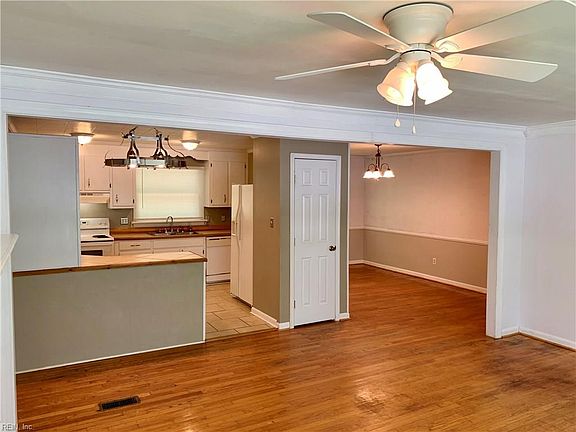3rd image of 205 Alberta Dr