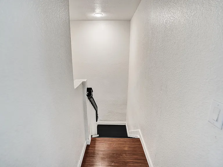 3911 Shoma Dr — Photo 35