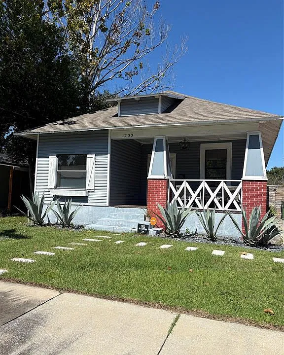 200 E Fern St