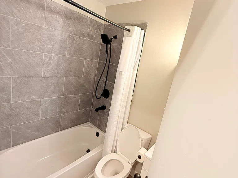 1101 Fontana St — Photo 13