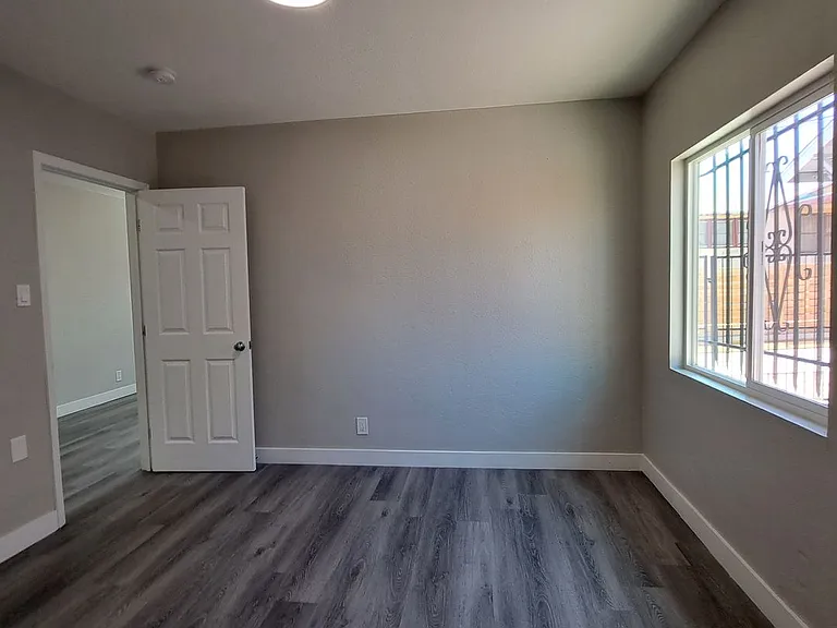 320 N 10th St — Photo 11