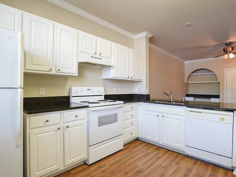 911 N Orange Ave #112 — Photo 5