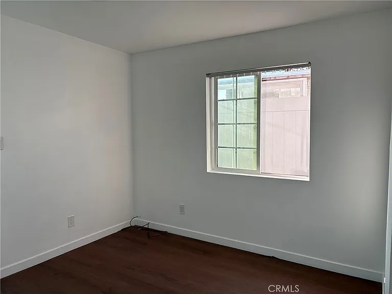 7501 1/2 Corbin Ave — Photo 15