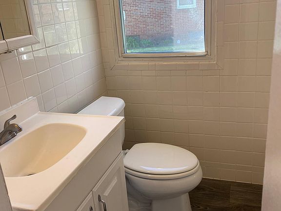 3rd image of 2534 Stieber St #66