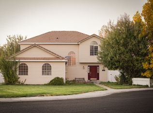 220 Indigo Ct, Moses Lake, WA 98837