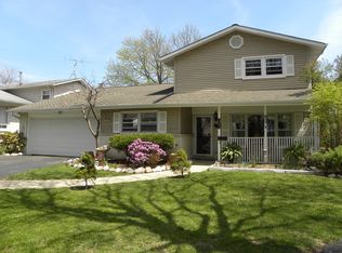 249 Bennett Ln, Des Plaines, IL 60016