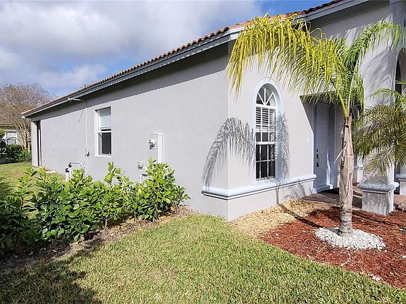 4th image of 4451 Laurel Pl #4451