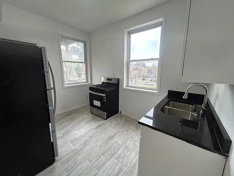 704 W Garfield Blvd #2 — Photo 10