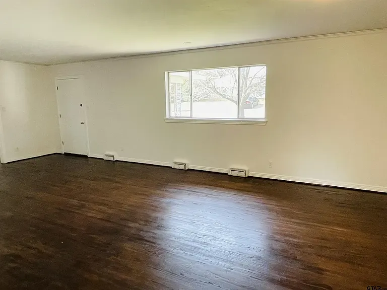 3210 S Donnybrook Ave — Photo 5