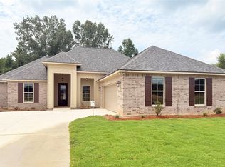187 Lessie Dr, Stonewall, LA 71078
