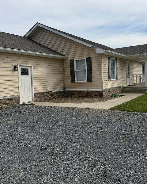 2 bed, 1200 sqft, $1,300 — Photo 2