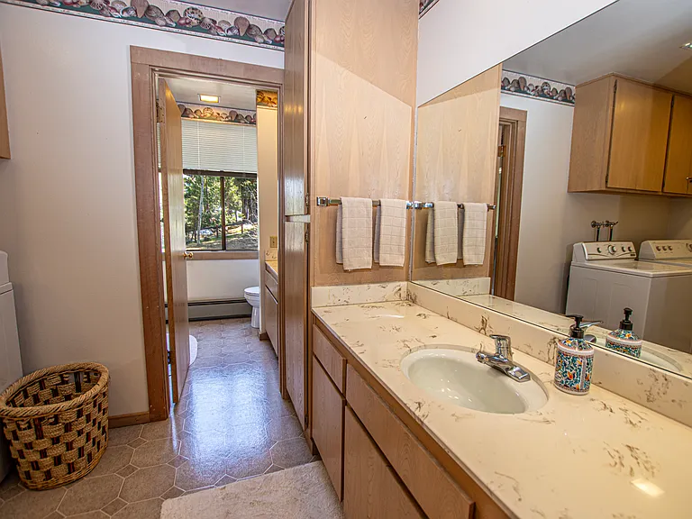 1877 N Lake Blvd #4 — Photo 22