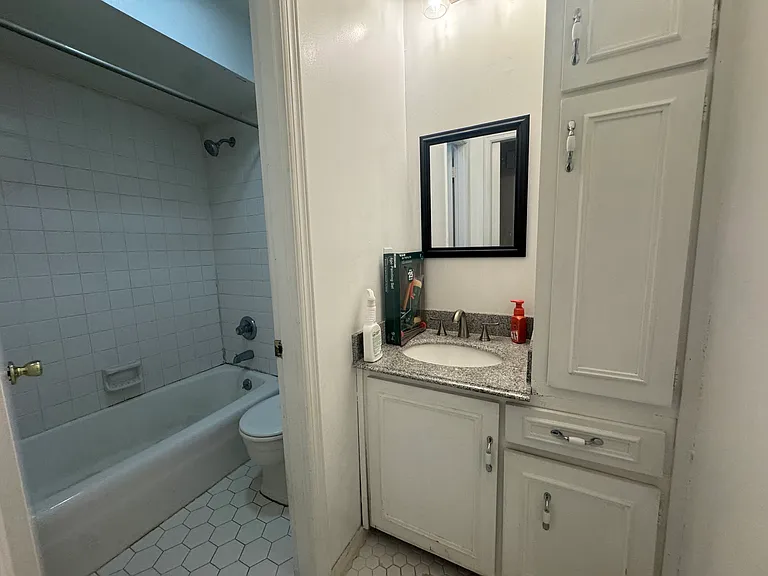 4423 Kings Point Dr — Photo 10