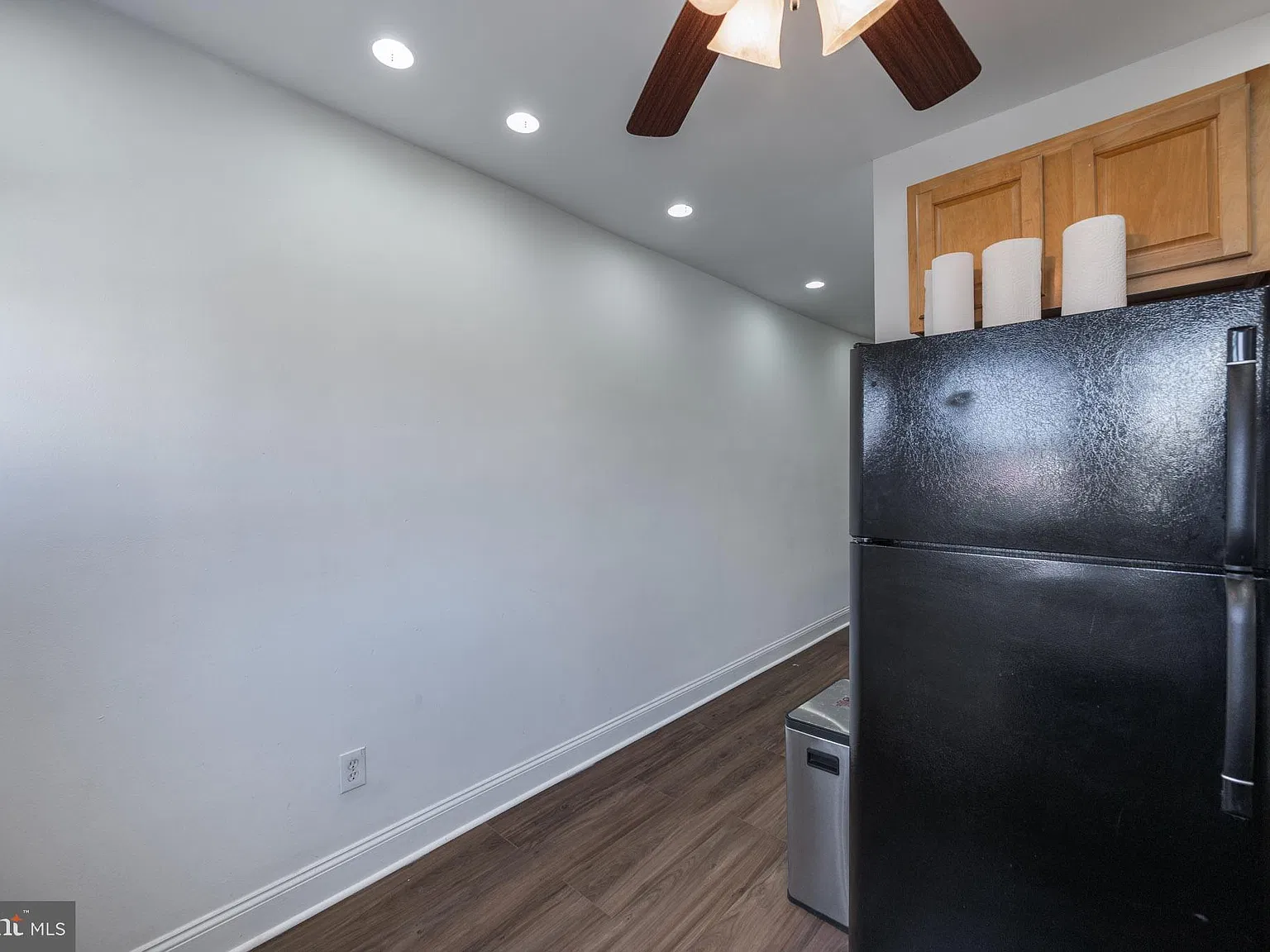 2 bed, 1.0 bath, 850 sqft, $1,100 — Photo 3