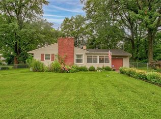 10118 Holaday Dr, Carmel, IN 46032