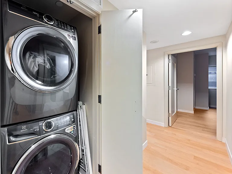355 1st St #S502 — Photo 9