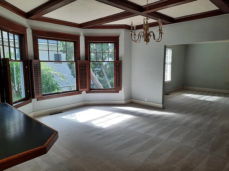 145 S Franklin Ave #B — Photo 1