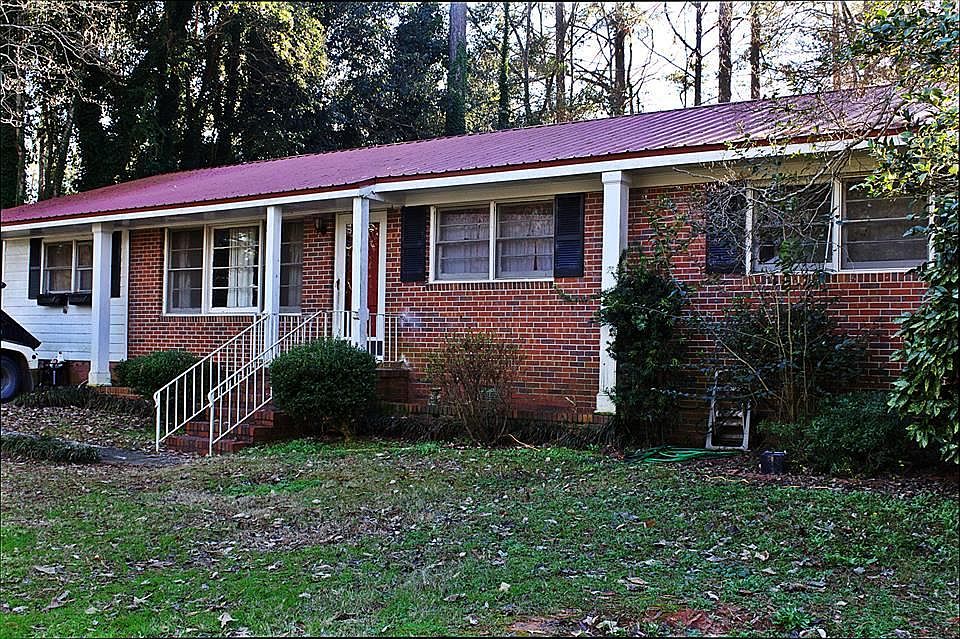 1st image of 140 Woodland Dr