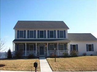 8 Old Coach Ln, Carlisle, PA 17013