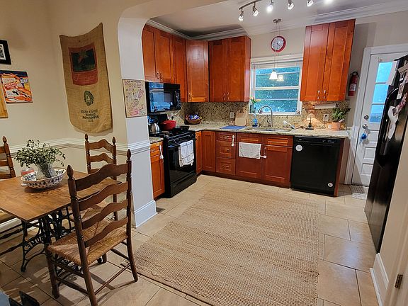 5th image of 2321 Rosewood Ave