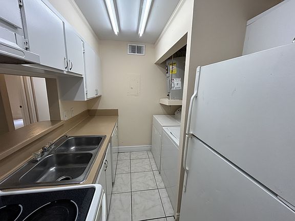 3rd image of 4401 Treehouse Ln APT 26A