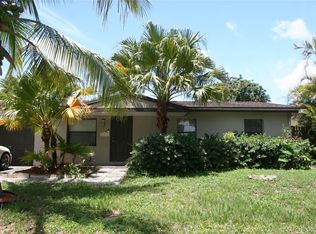 332 SW 80th Ter, North Lauderdale, FL 33068