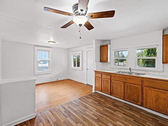 5th image of 3160 Sunridge Drive