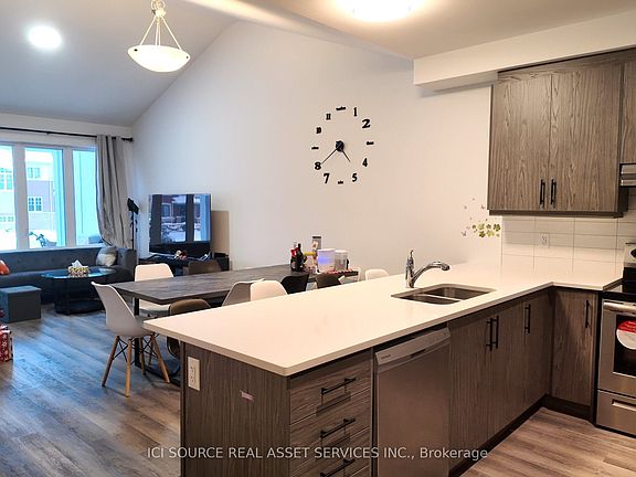 4th image of 2969 Murphy Pl