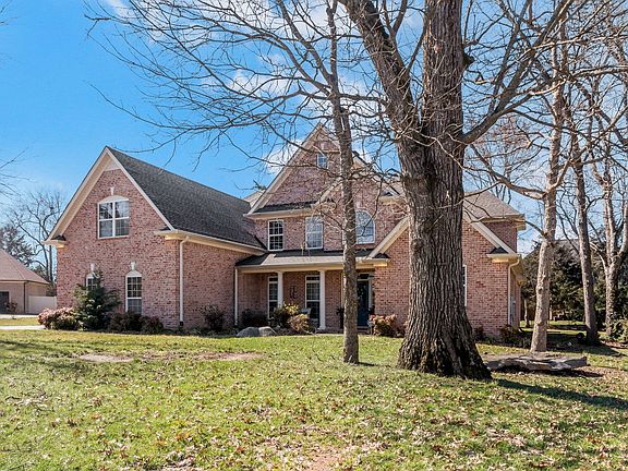 3rd image of 1905 Baskinbrook Ct