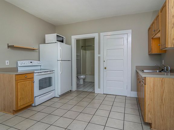 5th image of 923 E Herbert Ave