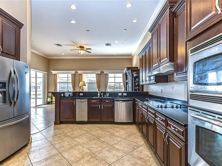 10602 Cayman Isle Ct — Photo 11