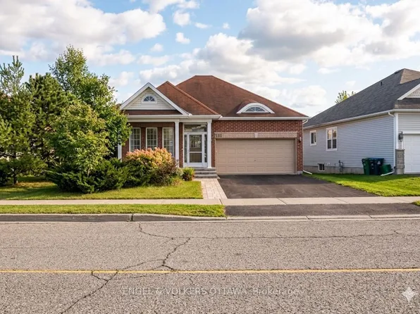 352 W Ridge Dr, Ottawa, ON K2S 2G8