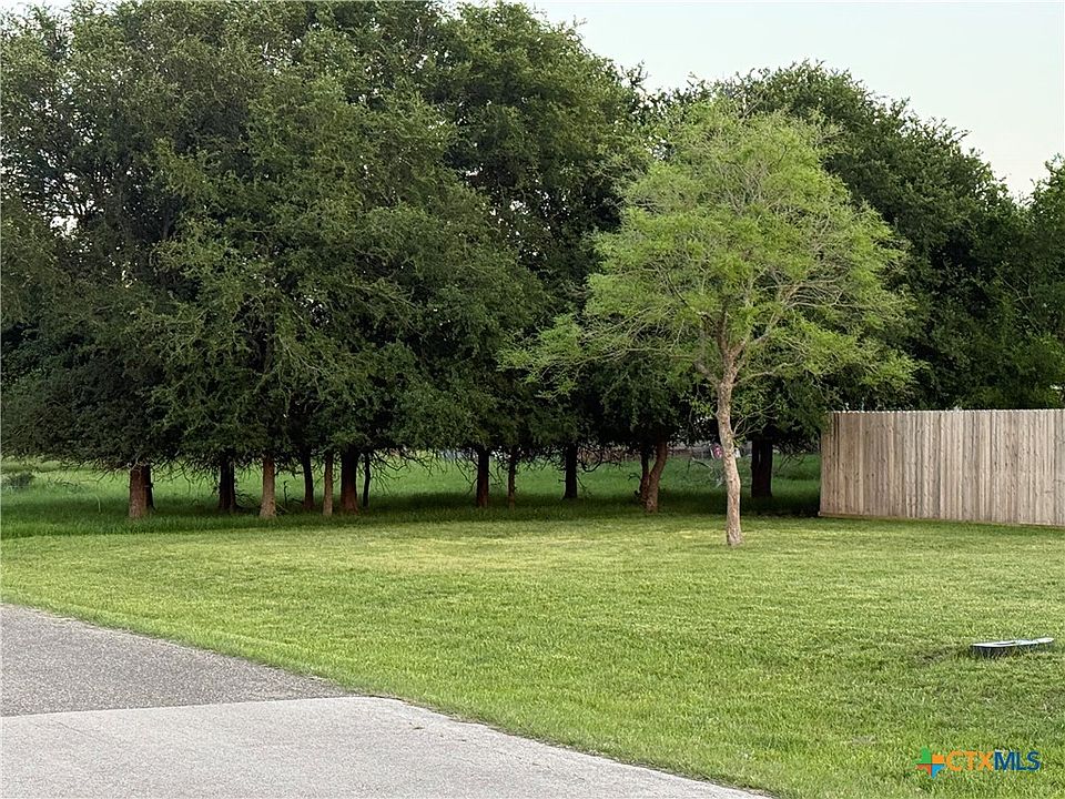 2nd image of 6 Blue Roan Dr