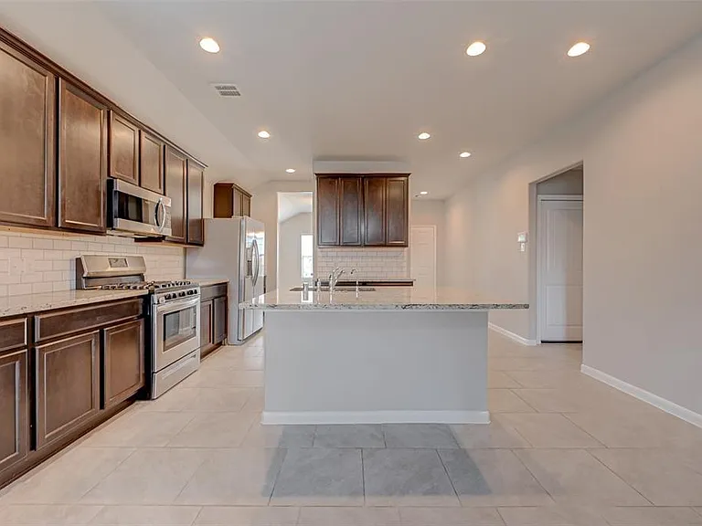 2206 Mirror Ridge Ct — Photo 15