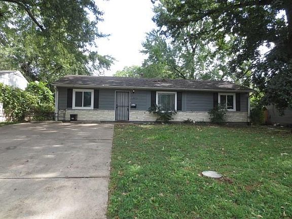 2nd image of 10715 Ewing Dr