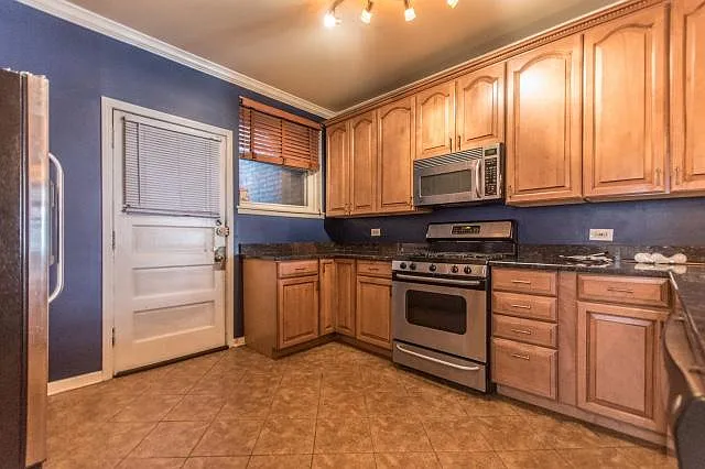 535 W Brompton Ave #1S — Photo 6