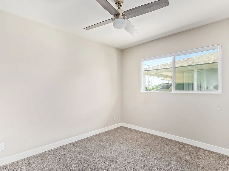 2136 W Village Dr — Photo 34