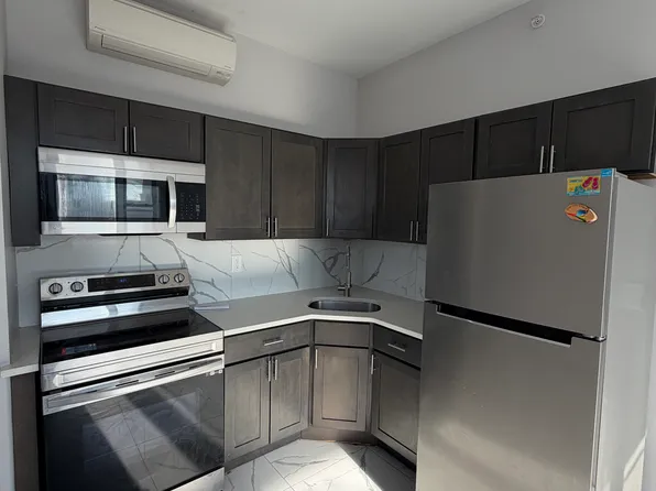 226 Roseville Ave #201, Newark, NJ 07107