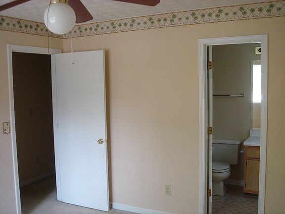 Master Bedroom & Bath