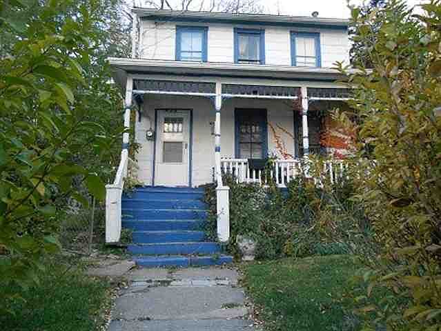2nd image of 322 N Franklin St
