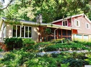 29 Lang Rd W, Stuyvesant, NY 12173