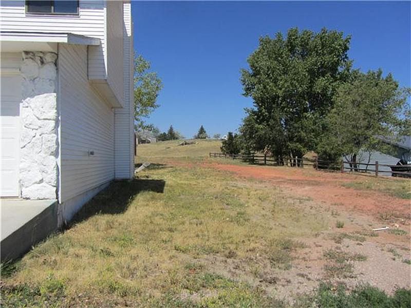 2nd image of 2551 Antler Rd