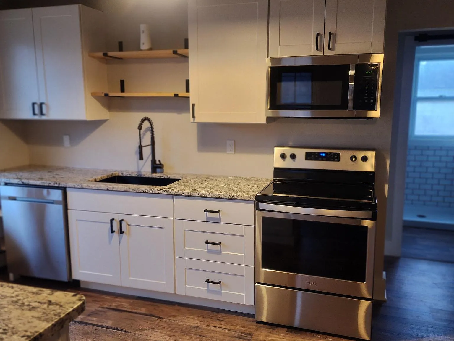 2 bed, 780 sqft, $1,500 — Photo 2