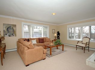 10 Old Farm Rd, North Caldwell, NJ 07006
