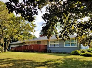 15 Maplewood Ln, Northford, CT 06472