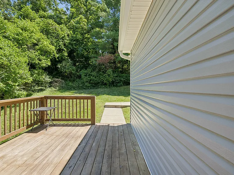 91 Valley View St — Photo 25