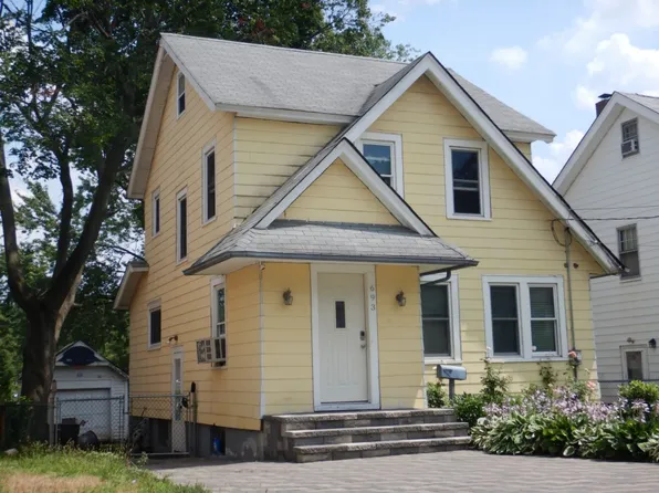 693 Chestnut Ave, Teaneck, NJ 07666