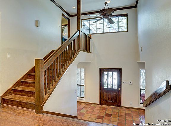 4th image of 1602 Colquitt Dr