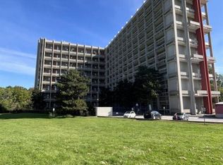 350 Quigley Rd #147, Hamilton, ON L8K5N2