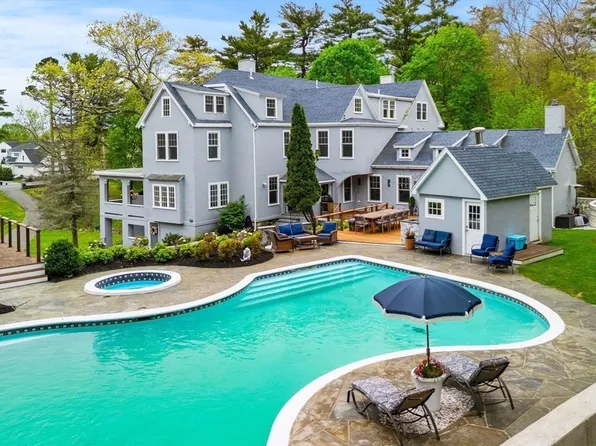 886 Hale St, Beverly, MA 01915